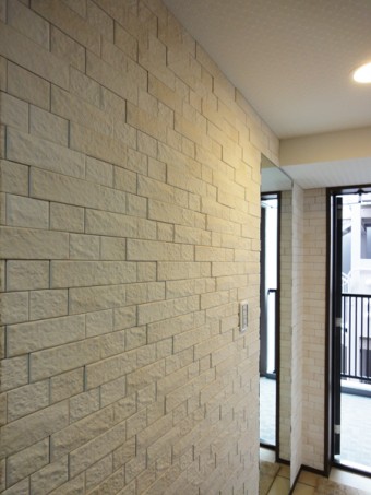 自然素材でエントランスを演出しながら生活臭にも効果大 自然素材でエントランスを演出しながら生活臭にも効果大